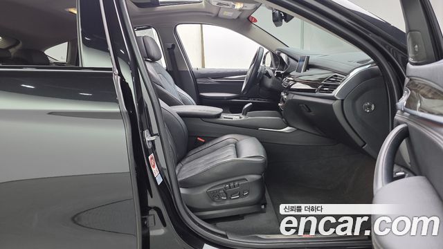 BMW X6 2017 — photo 11