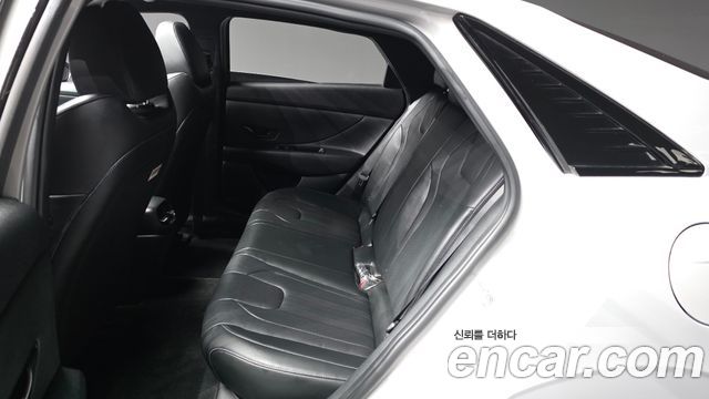 Hyundai AVANTE 2023 — photo 16