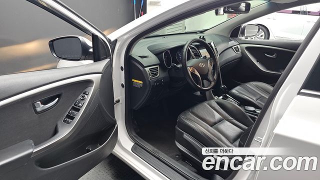 Hyundai i30 2012 — photo 13