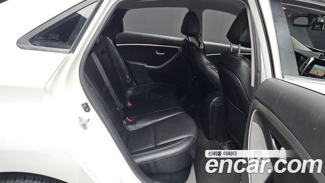 Hyundai i30 2012 — photo 17