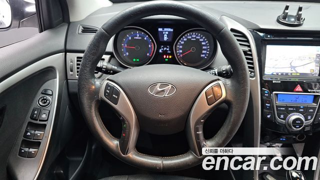 Hyundai i30 2012 — photo 18