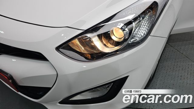 Hyundai i30 2012 — photo 8