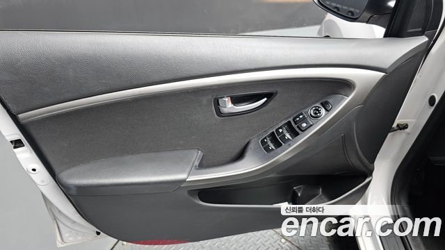 Hyundai i30 2012 — photo 14