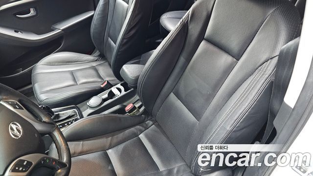 Hyundai i30 2012 — photo 27
