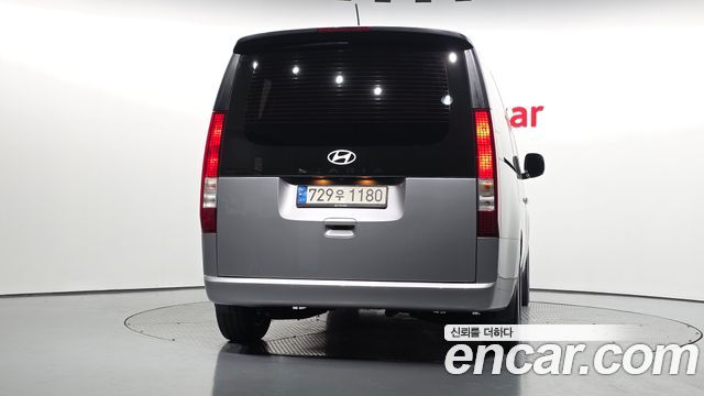 Hyundai Staria 2023 — photo 4
