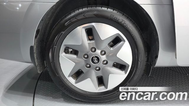 Hyundai Staria 2023 — photo 5