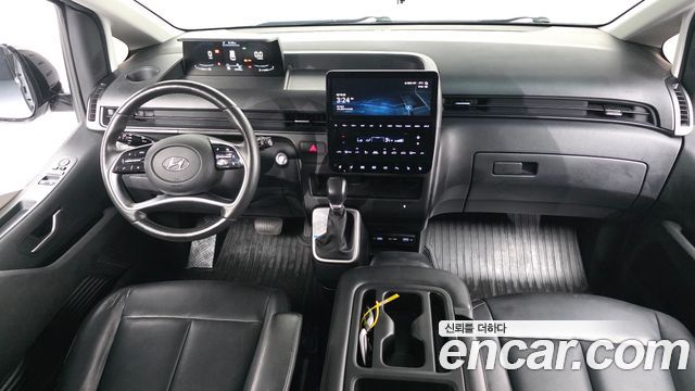 Hyundai Staria 2023 — photo 7