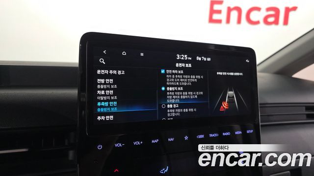 Hyundai Staria 2023 — photo 16
