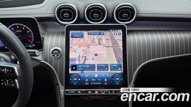 Mercedes-Benz GLC-Class 2024 — photo 18