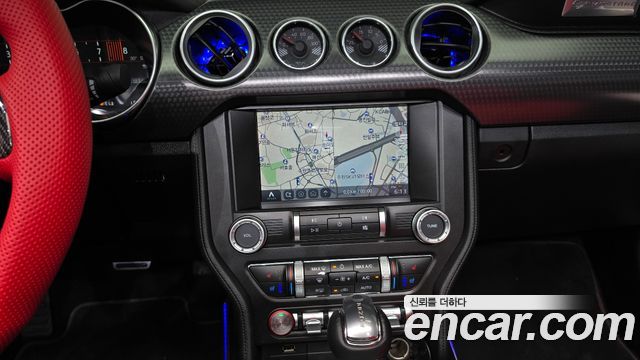 Ford Mustang 2021 — photo 19
