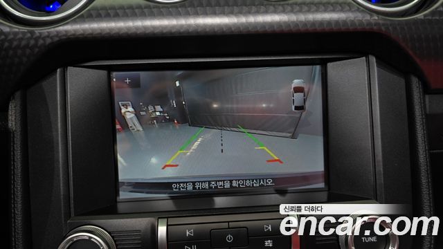 Ford Mustang 2021 — photo 21