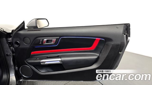 Ford Mustang 2021 — photo 14