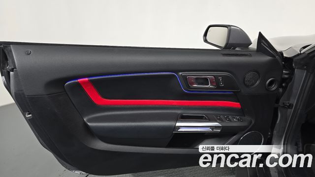 Ford Mustang 2021 — photo 15