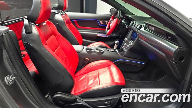 Ford Mustang 2021 — photo 16
