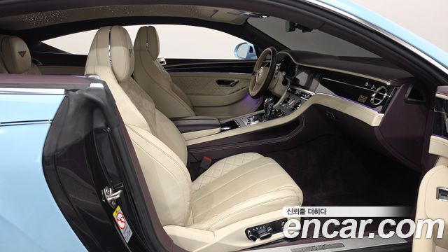 Bentley Continental 2019 — photo 11