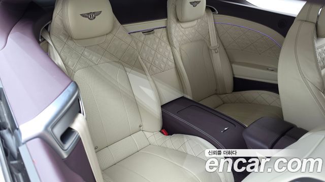 Bentley Continental 2019 — photo 12