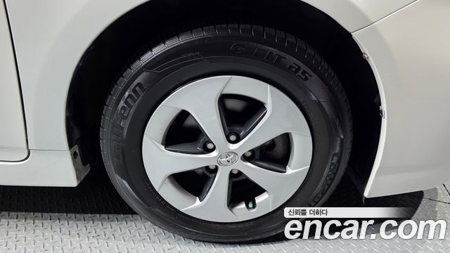 Toyota Prius 2014 — photo 5