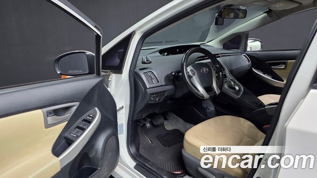 Toyota Prius 2014 — photo 10