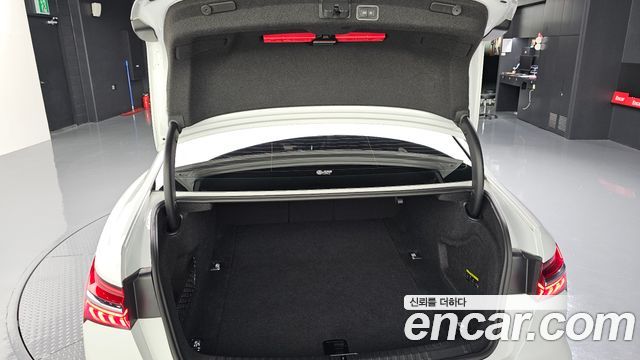 Audi A6 2020 — photo 32