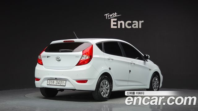 Hyundai Accent 2017 — photo 2