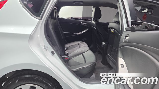 Hyundai Accent 2017 — photo 17