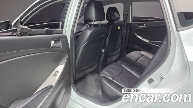 Hyundai Accent 2017 — photo 18