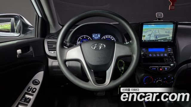 Hyundai Accent 2017 — photo 20