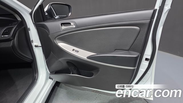 Hyundai Accent 2017 — photo 14