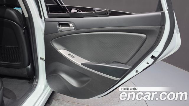 Hyundai Accent 2017 — photo 15