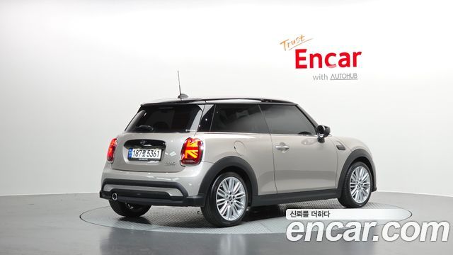 Mini Cooper 2023 — photo 2