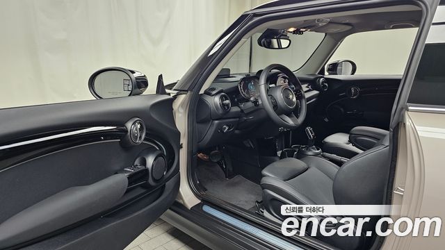 Mini Cooper 2023 — photo 13