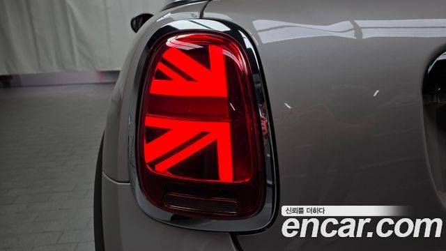 Mini Cooper 2023 — photo 9