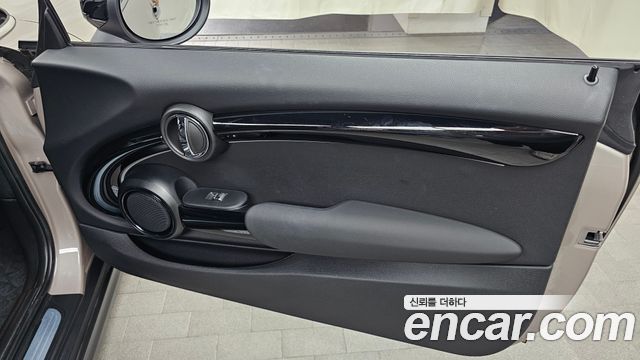 Mini Cooper 2023 — photo 15