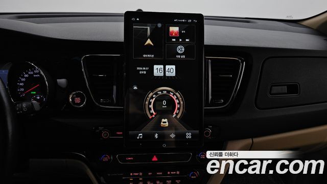 Kia Canival 2016 — photo 14