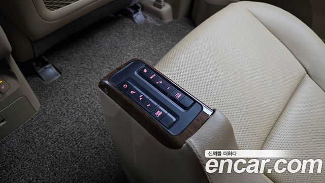 Kia Canival 2016 — photo 16