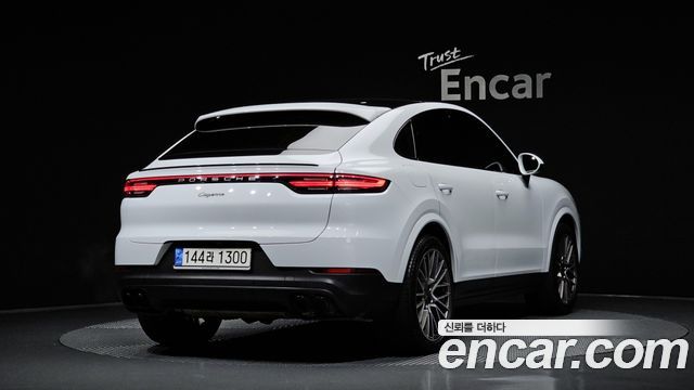 Porsche Cayenne 2023 — photo 2