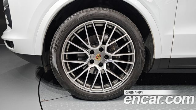 Porsche Cayenne 2023 — photo 5
