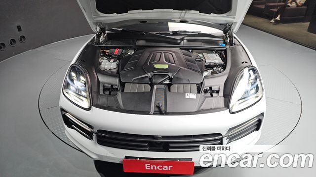 Porsche Cayenne 2023 — photo 6