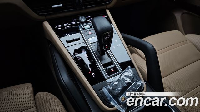 Porsche Cayenne 2023 — photo 12