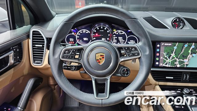 Porsche Cayenne 2023 — photo 19