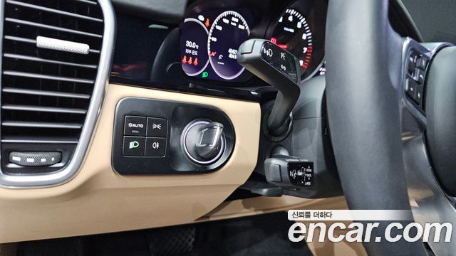 Porsche Cayenne 2023 — photo 24