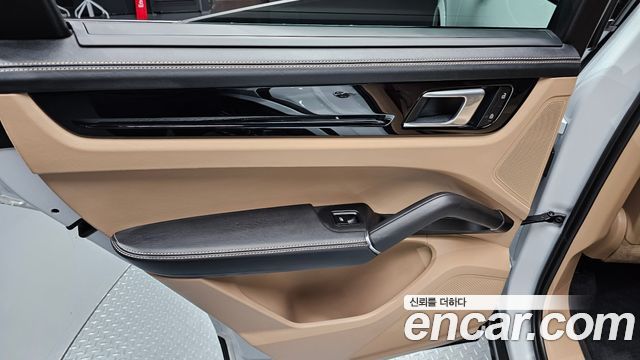 Porsche Cayenne 2023 — photo 15