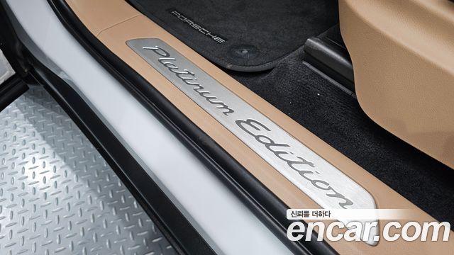 Porsche Cayenne 2023 — photo 27