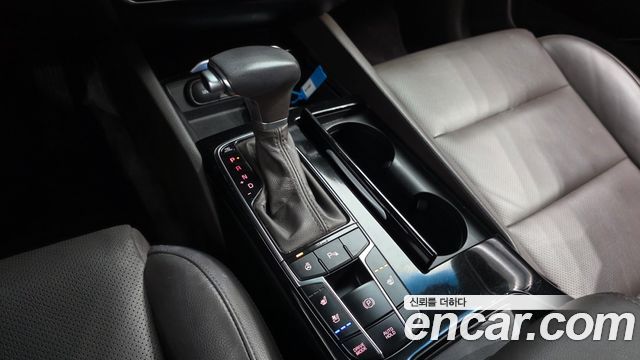 Kia K7 2016 — photo 12