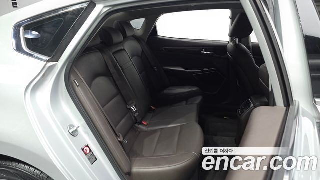 Kia K7 2016 — photo 17