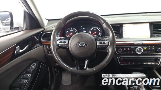 Kia K7 2016 — photo 18