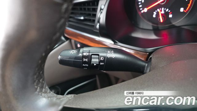 Kia K7 2016 — photo 21
