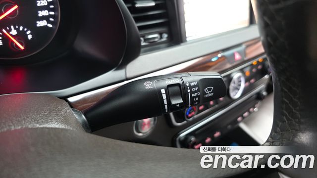 Kia K7 2016 — photo 22