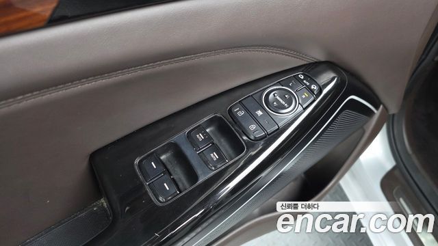 Kia K7 2016 — photo 24
