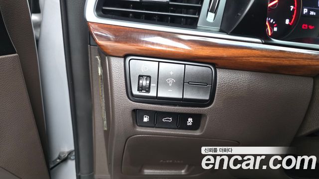 Kia K7 2016 — photo 28